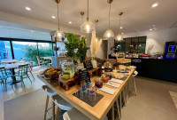 Salle de petit déjeuner de l'hôtel Campanile d'Orange