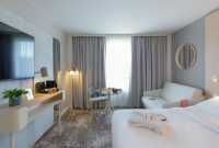 Novotel Pont de l'Arc