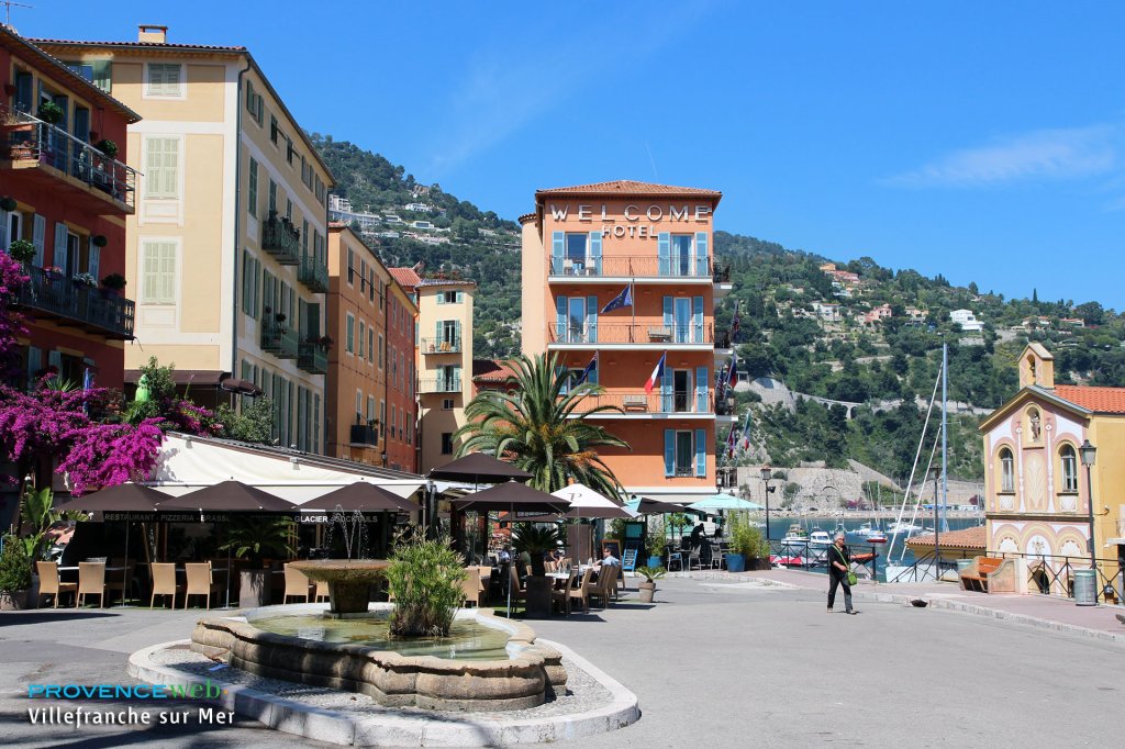 Place &agrave; Villefranche sur Mer.