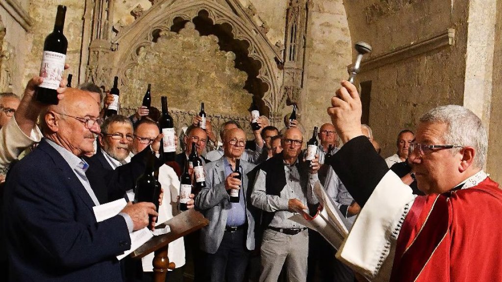 Procession des bouteilles &agrave; Boulbon.