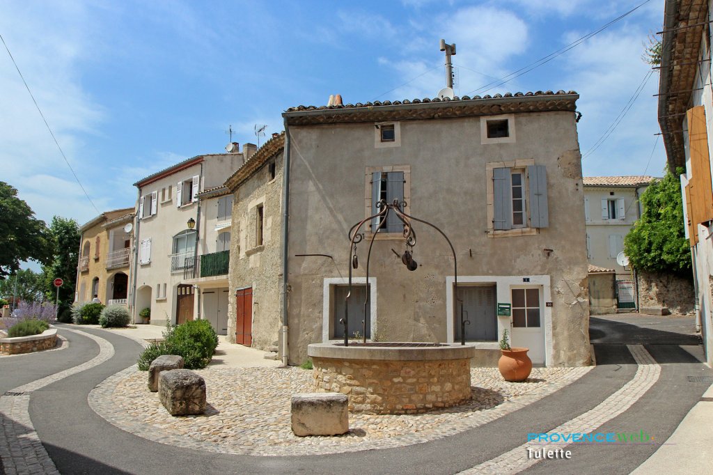 Tulette dans la Dr&ocirc;me.