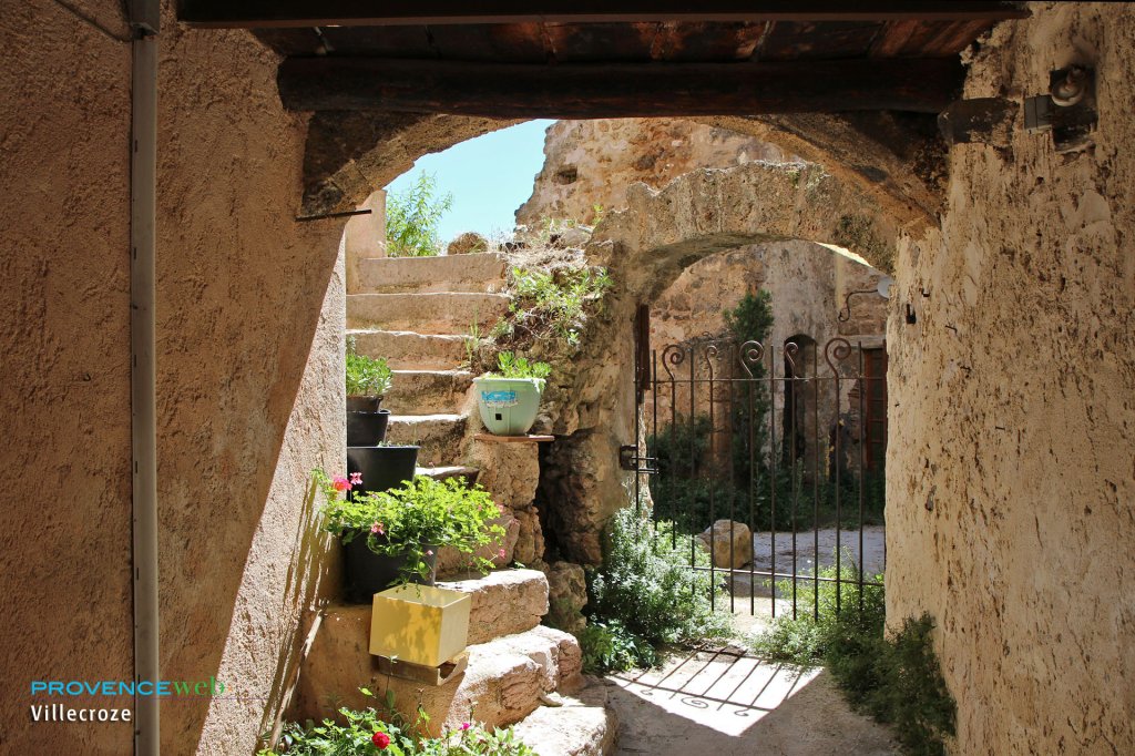 Villecroze dans le Var.