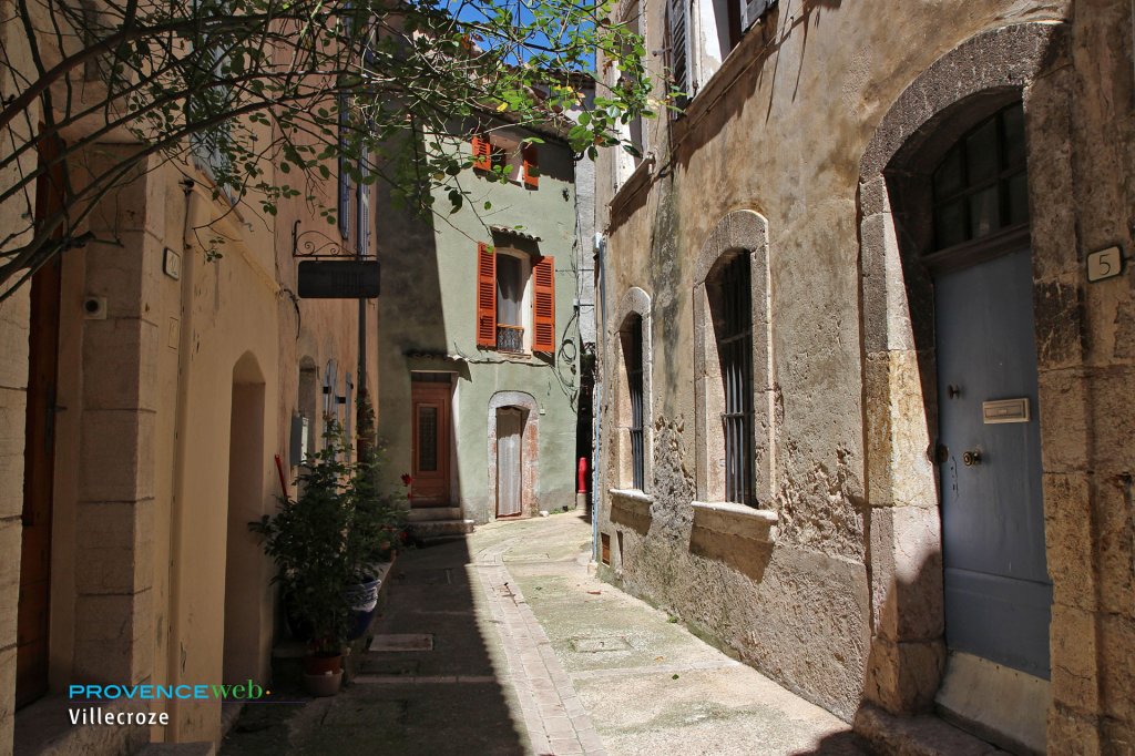 Ruelle &agrave; Villecroze.