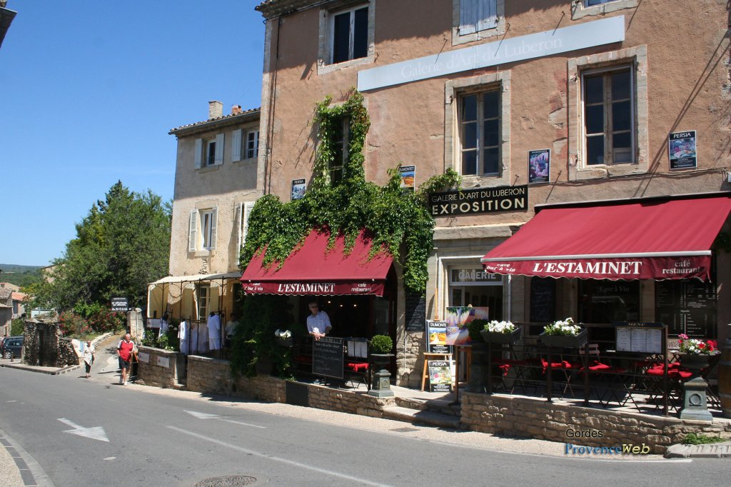 Restaurant &agrave; Gordes.