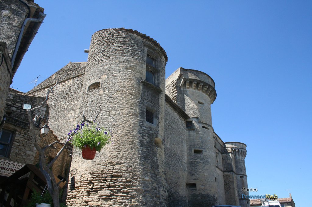 Tours &agrave; Gordes.