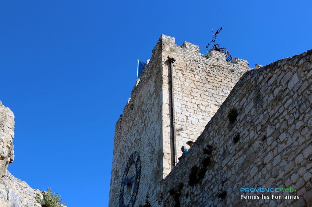 Tour ferrande &agrave; Pernes les Fontaines.