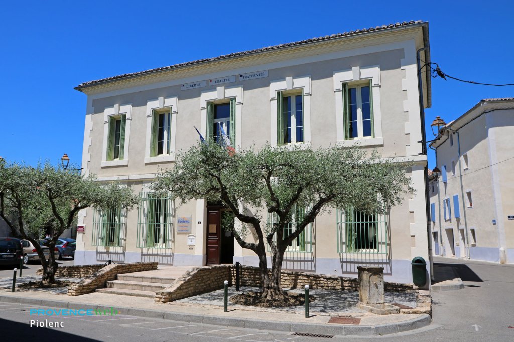 Mairie de Piolenc.