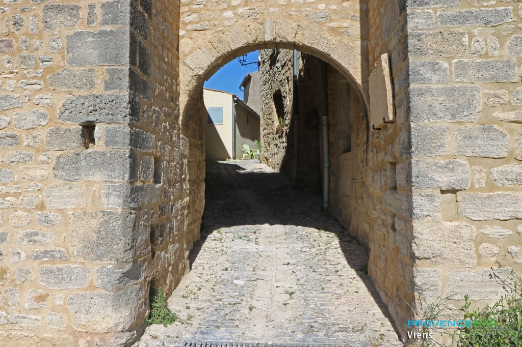 Ruelle &agrave; Viens.